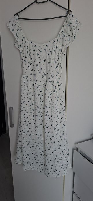 Rochie cu  spatele gol , midi