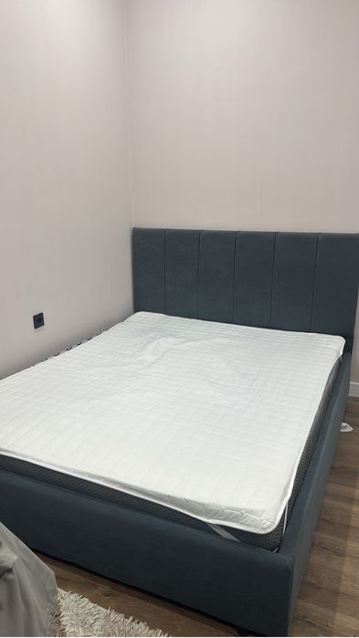 Продаю новую кровать с матрасом!