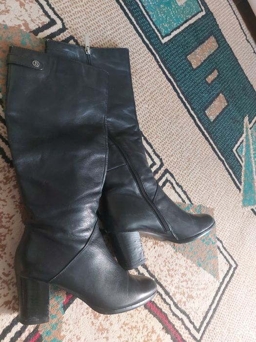 Продам сапоги  размер 38