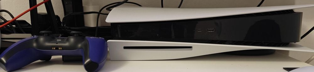 PS5 Disk Edition 2 tb + 3 controllere, dualsense mov,cameo negru ,mov