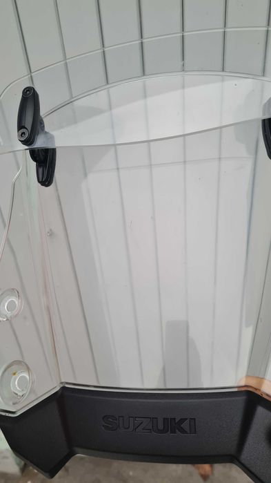 Parbriz suzuki v strom 650