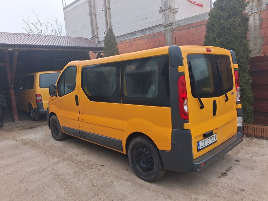 Vind microbuze cu 9 locuri