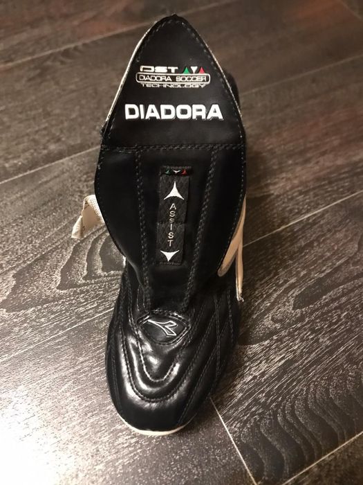 Бутсы. Продам бутсы. Diadora  в хорошем состоянии. 41 размер.