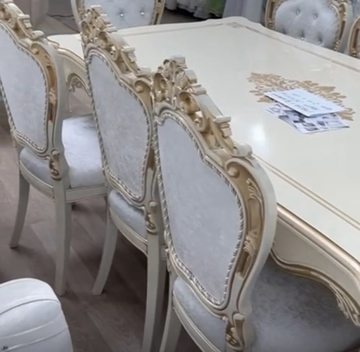 Masa Regala cu 8 scaune Regale