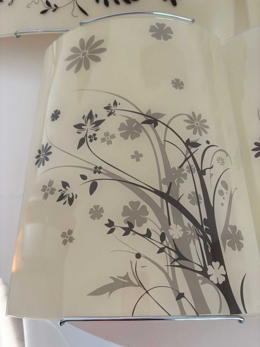 Aplice de tavan și perete