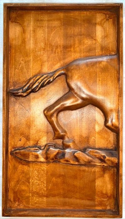 Дърворезба - пано "Коне" от три части