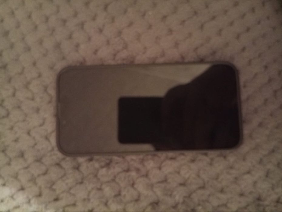 Продам iPhone 13