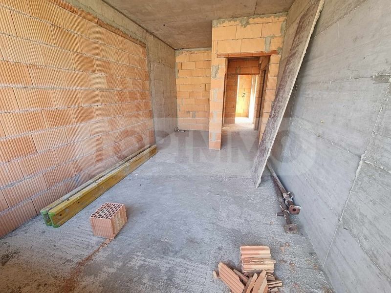 Продава се Тристаен апартамент в Варна, Трошево - 70 кв.м за 1266 €/кв.м - Снимка #2