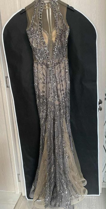 ,,Дизайнерска абитуриентска рокля Berna moda”