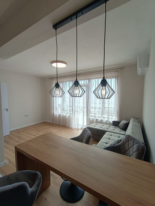 Двустаен обзаведен с панорама и партерен гараж от собственик