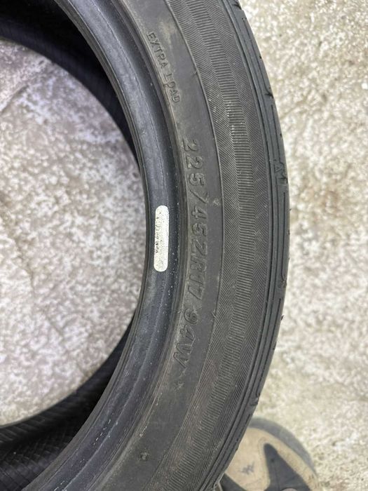 Резина шины Б У стояла на лексусе ис 250