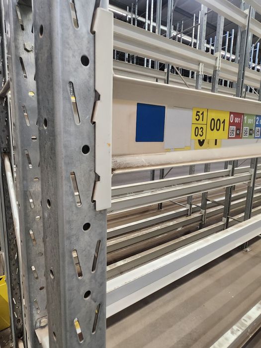 Rafturi metalic diferite