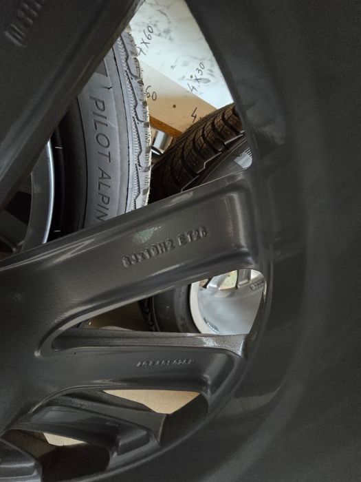Jante Audi 235/50/19 michelin pilot alpin