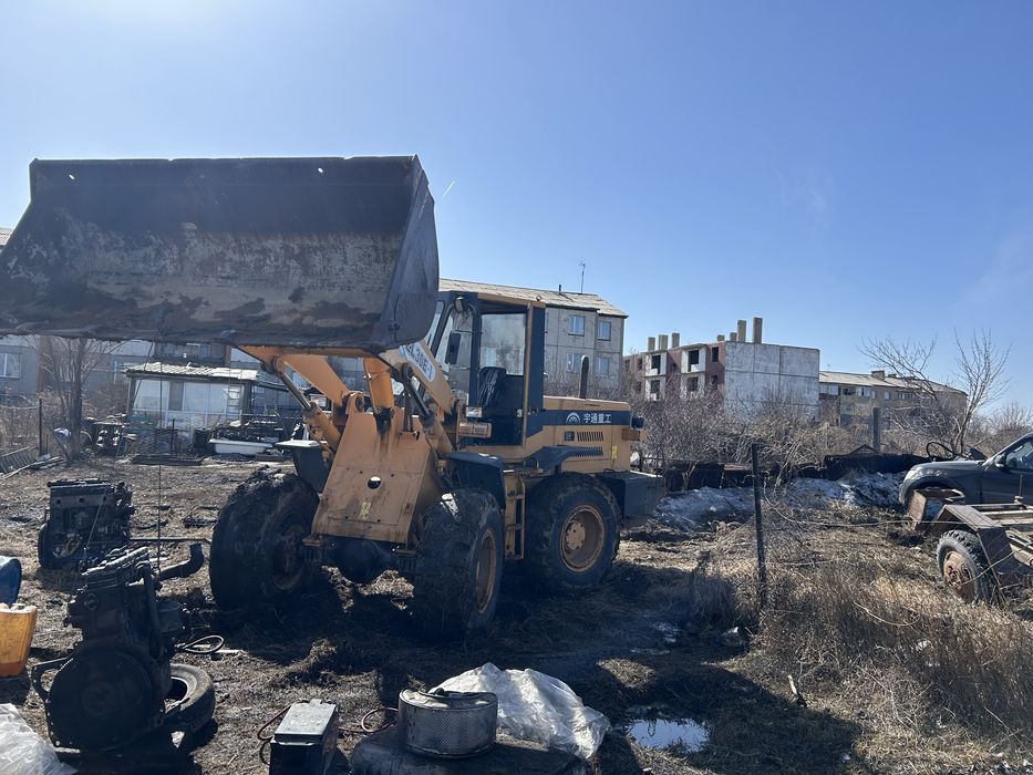 Погрузчик двух кубовый китай