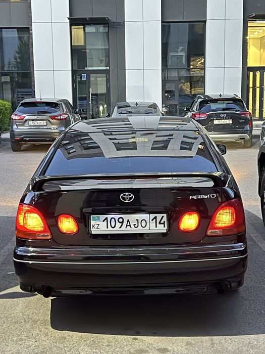 Продам Машину  ARISTA 2003 год