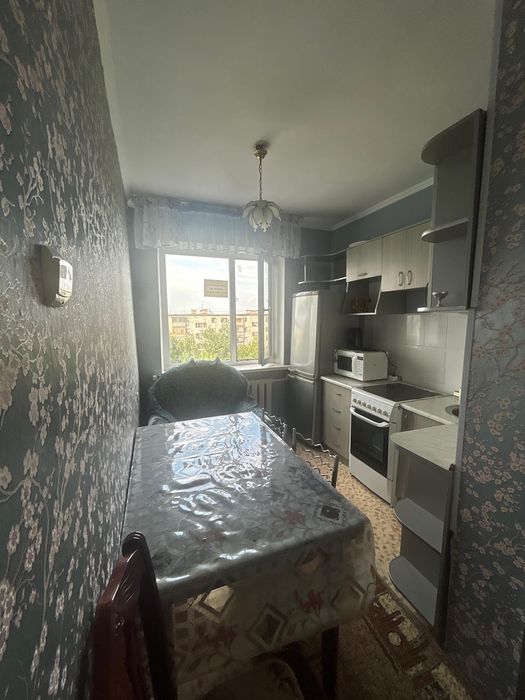 2-комнатная Царева 13