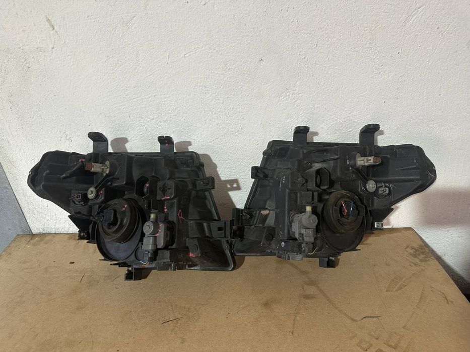 Фары передние Nissan Pathfinder r51