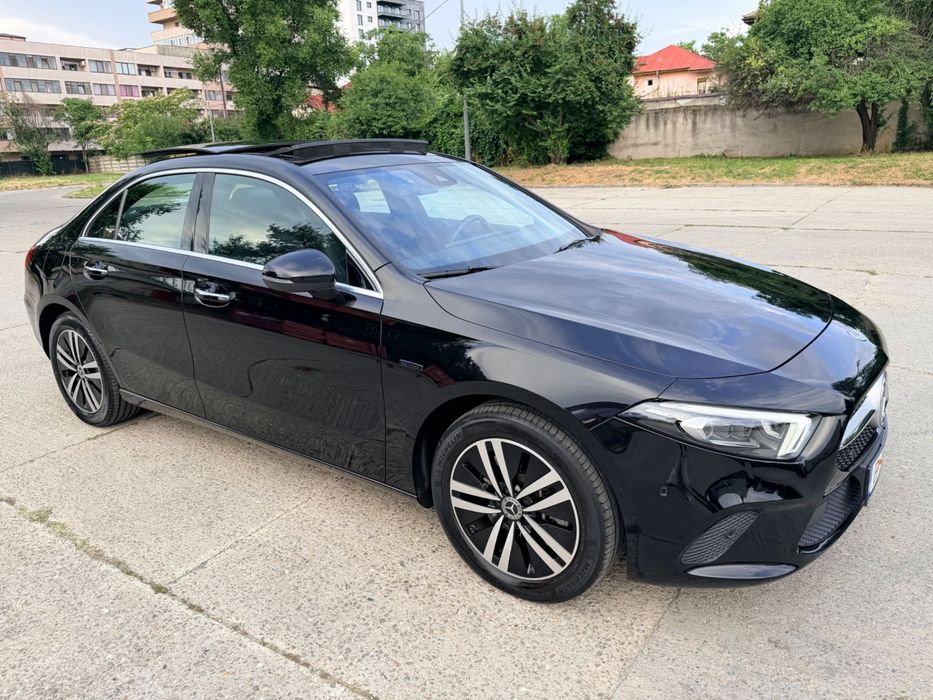 Mercedes A Class-A 180d an 2020 -berlina-unic proprietar-automata/panoramic!