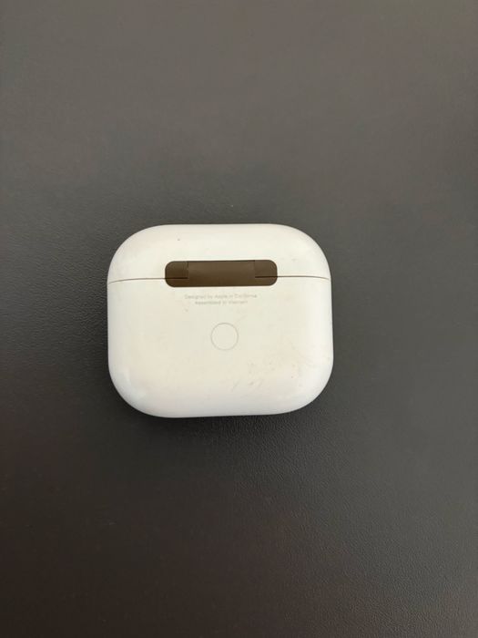 AirPods 3.