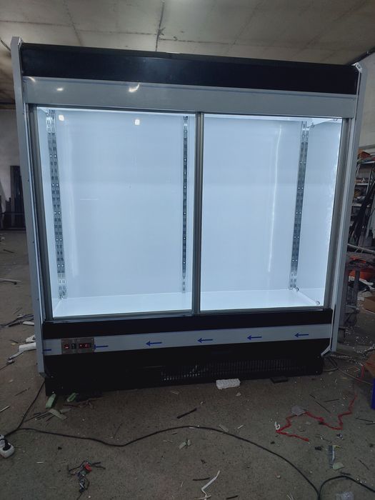 Витрина холодильник шкаф
