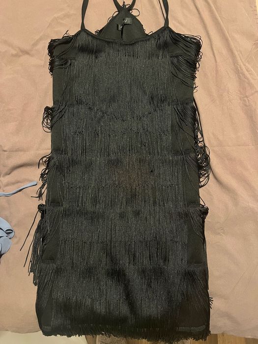 Черна рокля за парти с ресни