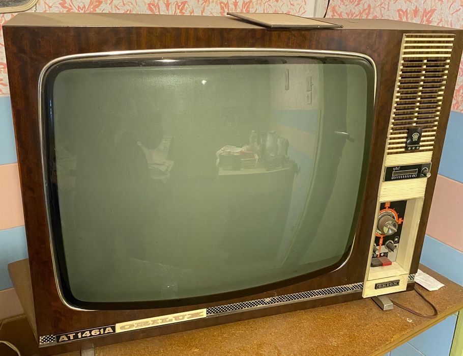 TV vechi cu lămpi Orion Onix AT1461 A