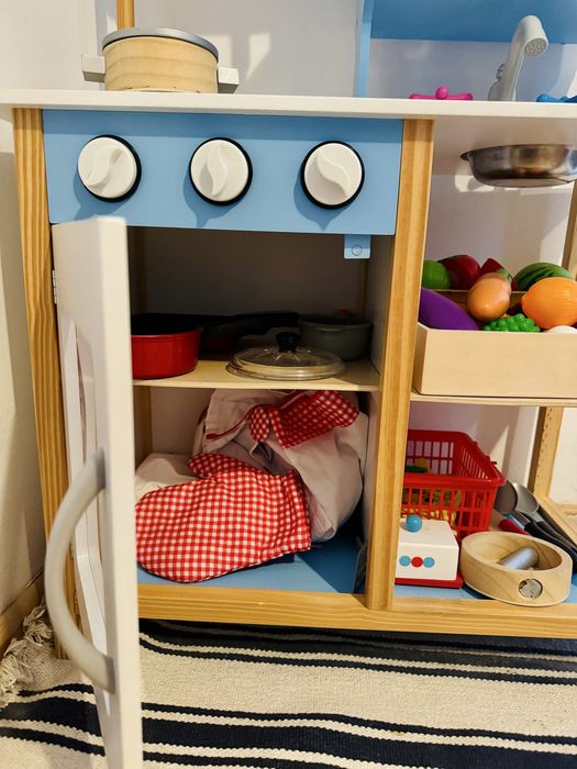 Bucatarie de lemn pentru copii