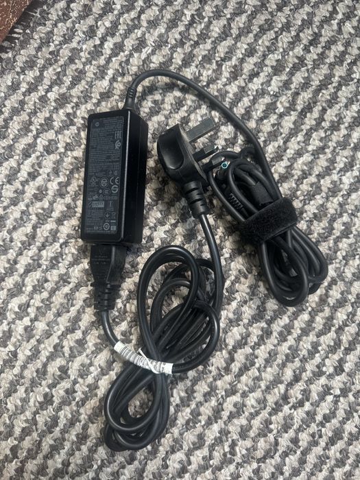 Оригинално зарядно да лаптоп Hp 1318