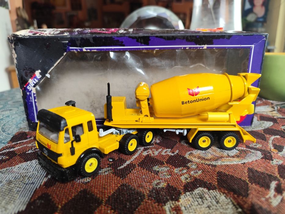 Стари колекционерски колички Сико