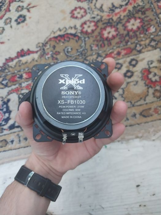 Продам колонки новые