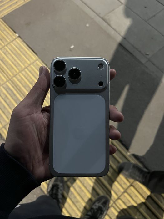 Iphone xr 17 ге жасалган