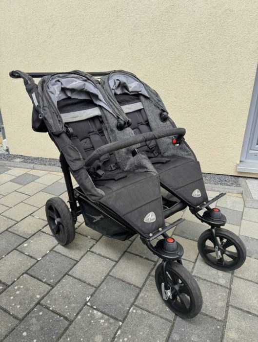 Количка за близнаци