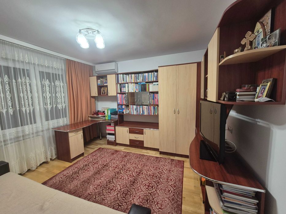 Mobilă - Dulap, bibliotecă, comoda TV, noptieră, birou, canapea