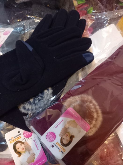 Продам носки,перчатки