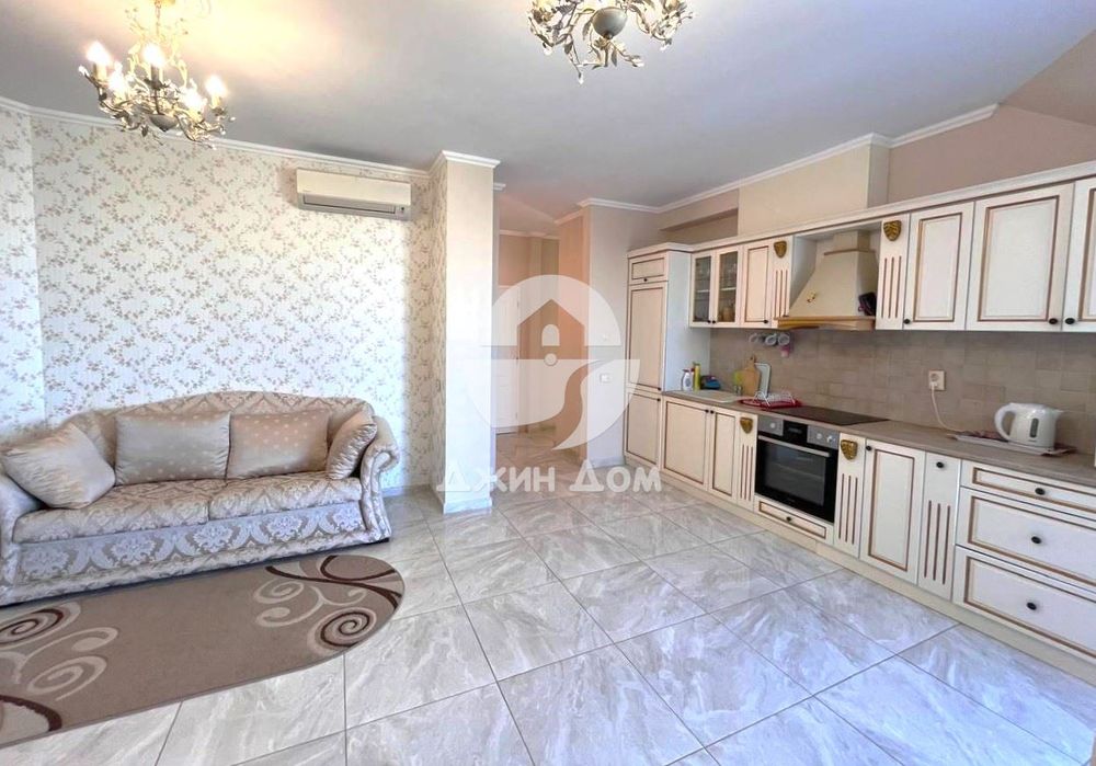 Продава се Четиристаен апартамент в к.к. Слънчев бряг - 135 кв.м за 1326 €/кв.м - Снимка #1