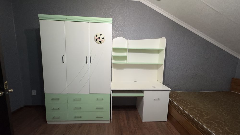 Детский шкаф, стол