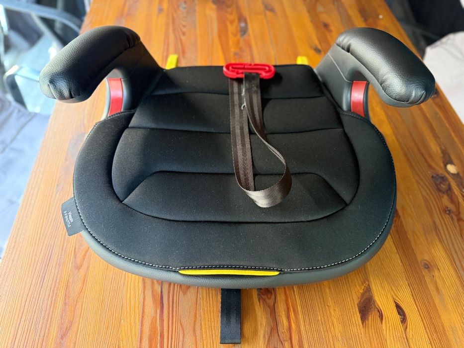 Inaltator scaun auto pentru copii ISOFIX Peg Perego Viaggio 2-3 Crystal Black
