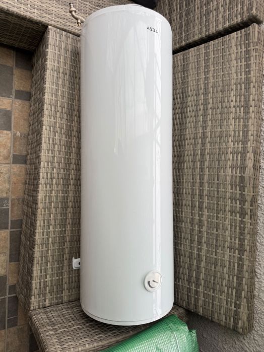 Продавам бойлер 80 л Tesi