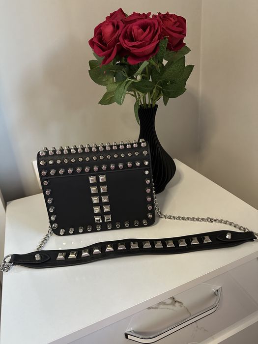 Черна чанта Reserved