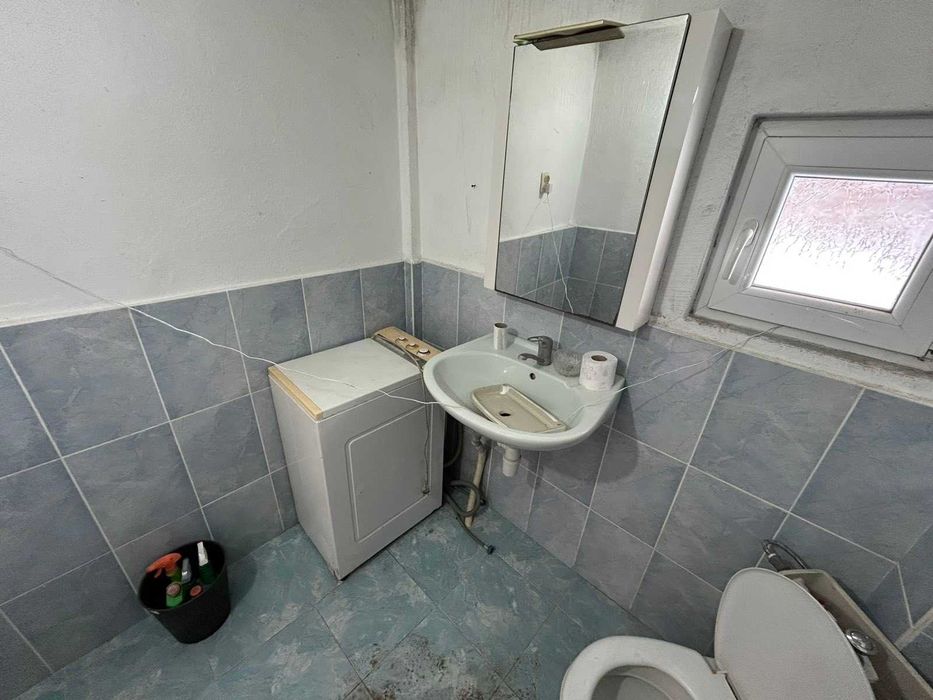 ПРОДАВА имот в с. Бресте, общ. Червен Бряг – ДВЕ КЪЩИ, два двора