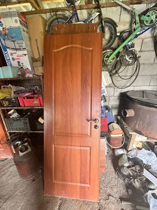 Продается деревянные двери