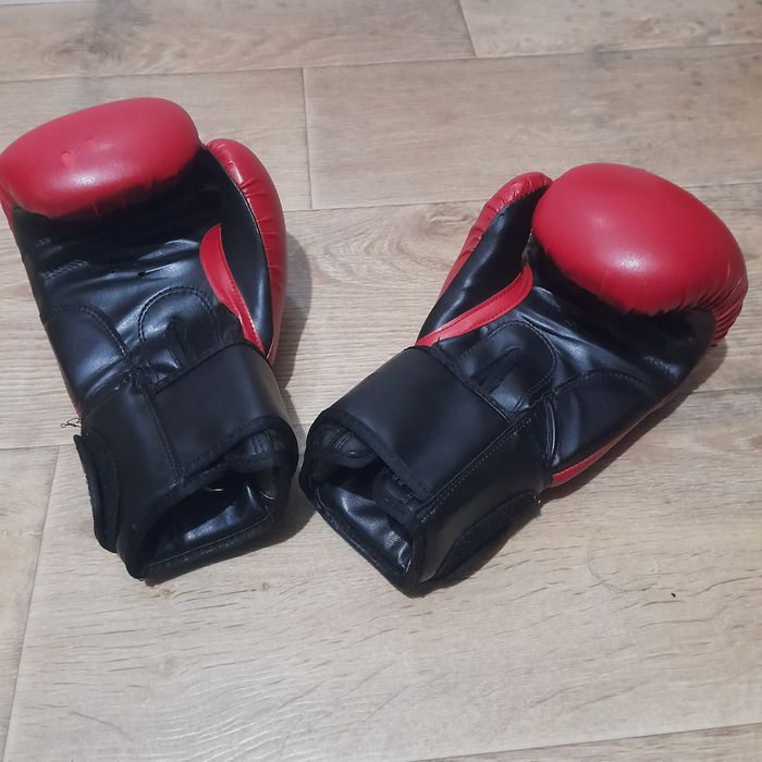 Боксови ръкавици