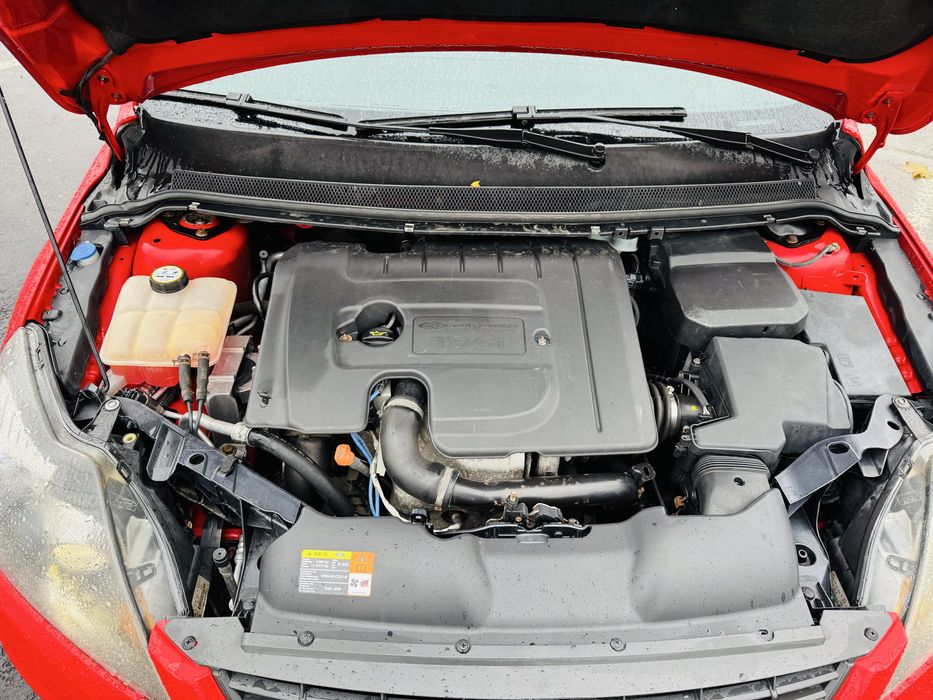 Ford Focus 1.6 TDCI Euro 5- Navigatie, Xenon, Keyless, Pilot Automat