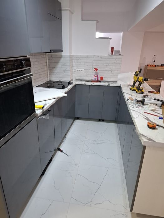 Tamplar cu experienta, ofer montaj mobilier si servicii de tamplarie