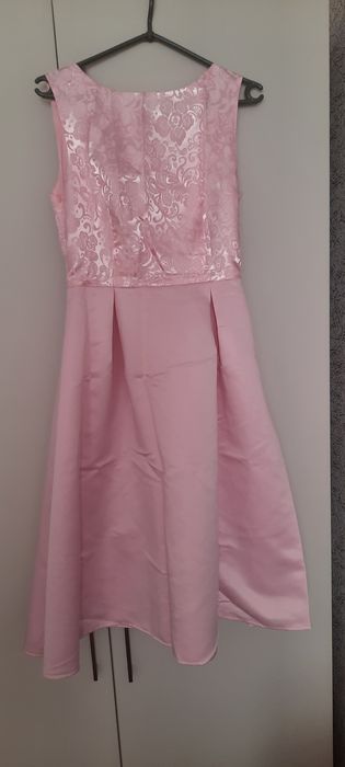 Продам платья красивые