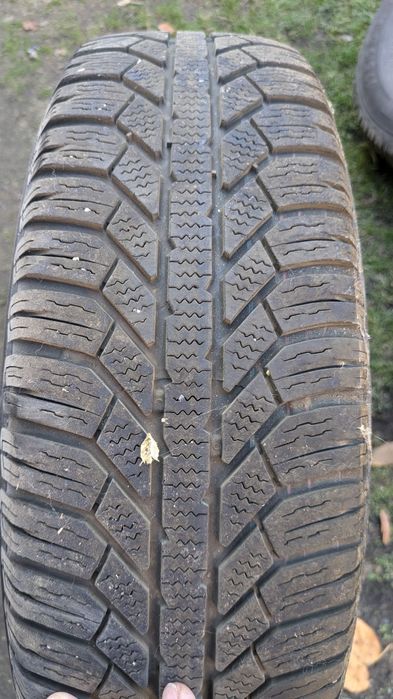 Jante tabla cu capace și anvelope de iarna