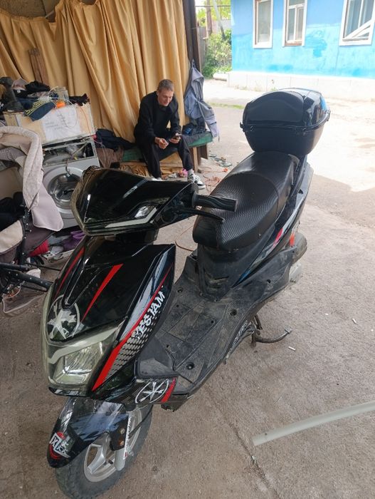 Продам скутер 150куб