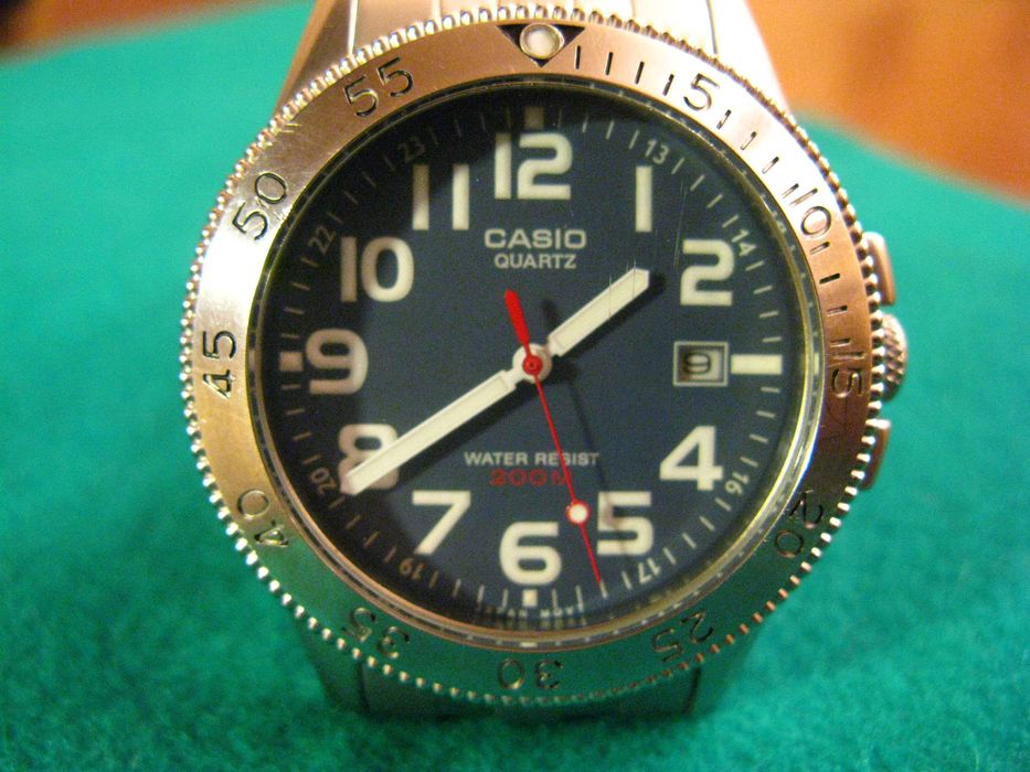 Часы Casio, водозащита 200М, Б/У