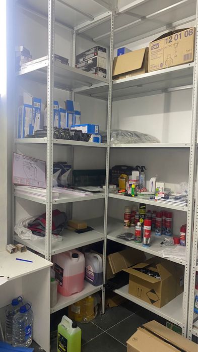 Универсальные стеллажи