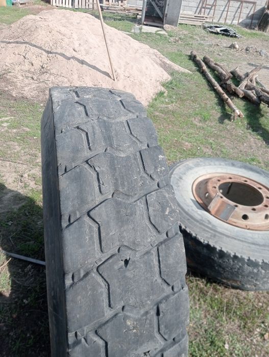 Продам б/у резину на хово